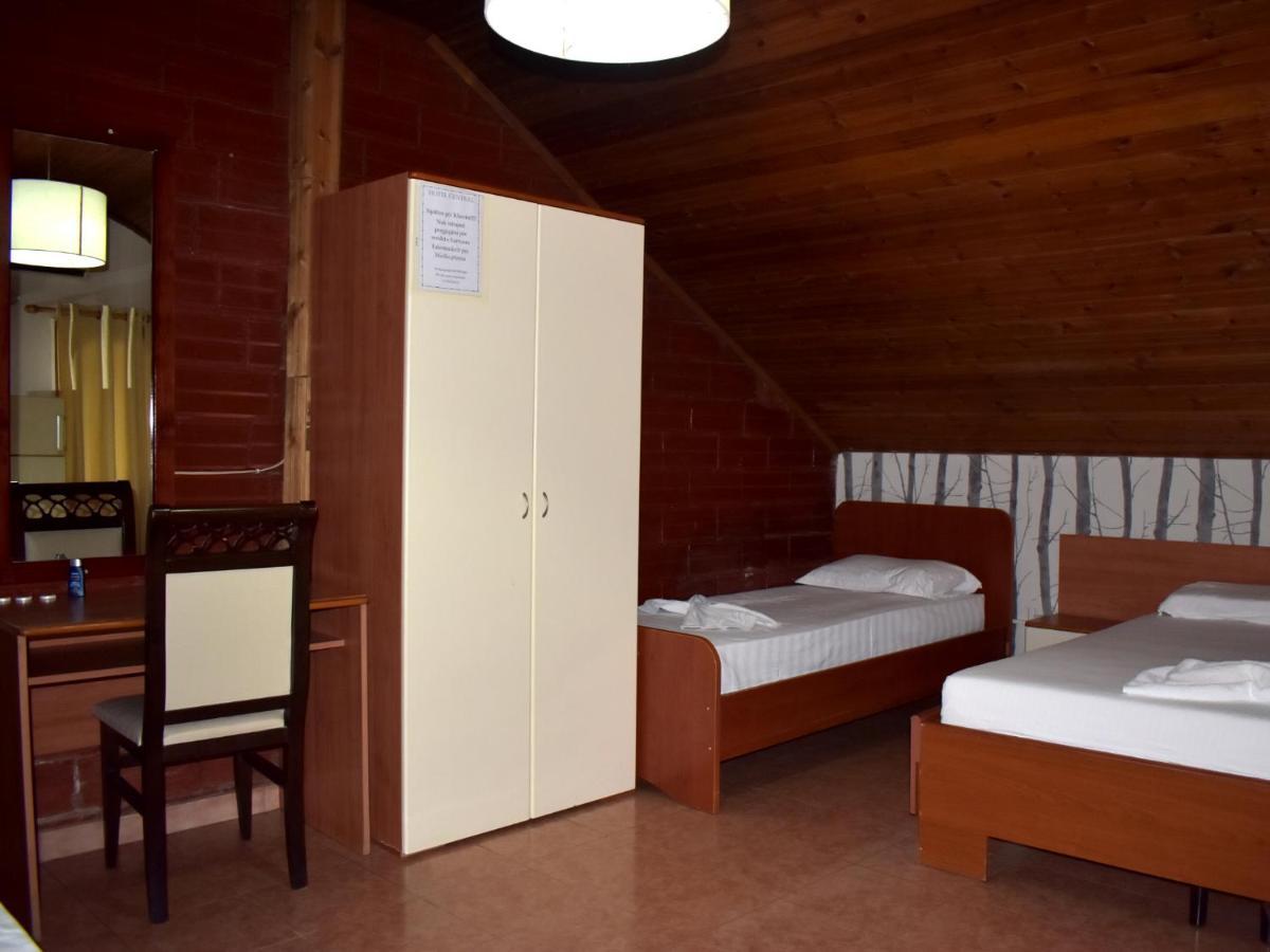 טיראנה Hotel Central מראה חיצוני תמונה