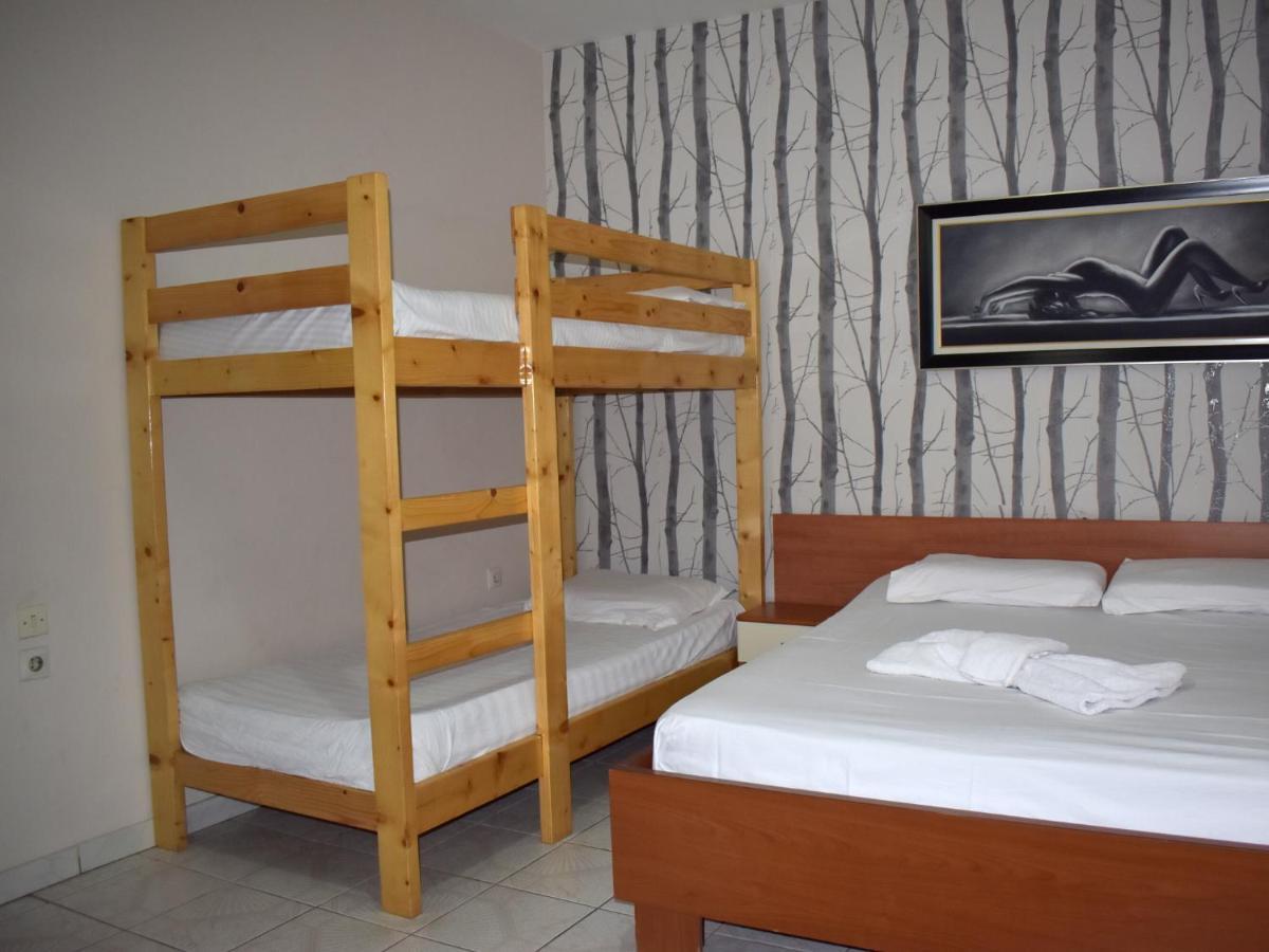 טיראנה Hotel Central מראה חיצוני תמונה
